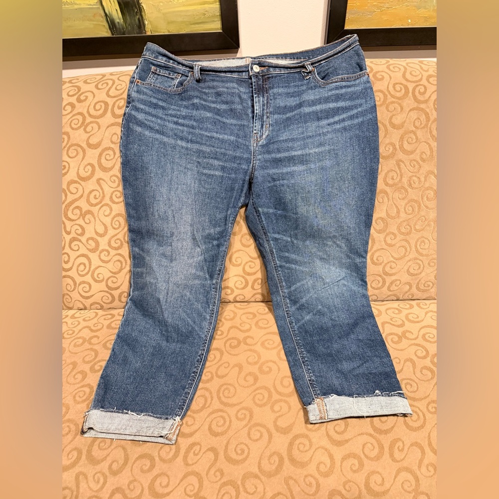 Old Navy Mid-Blue Cropped Straight-Leg Jeans